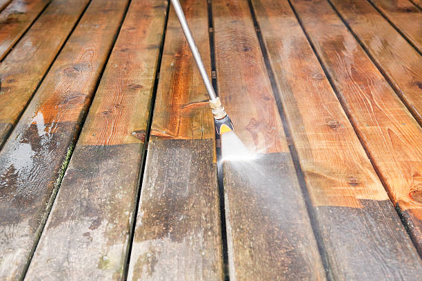Why Choose Our Certified Pressure Washing Experts for Your Project Needs in Carmi, IL?